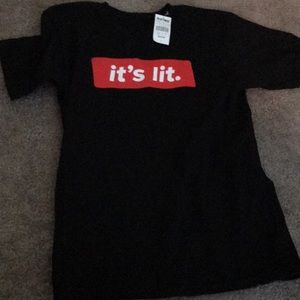 Brand new black t shirt from zumiez😍